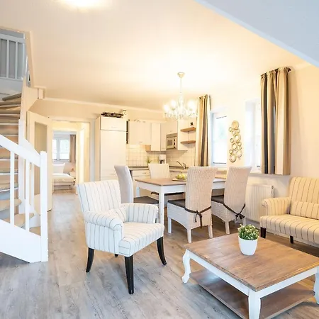 Muschelbank Apartment Scharbeutz